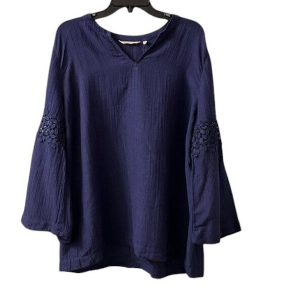 Soft Surroundings Navy Boho Split Neck Top 3/4 Sleeve Crochet Lace Detail - Picture 1 of 10